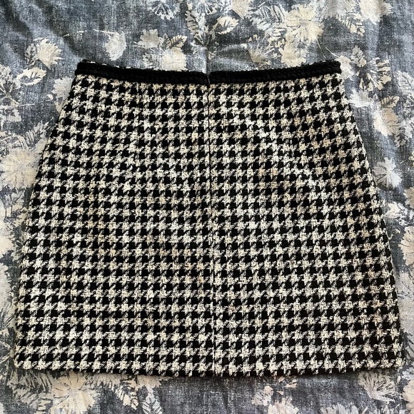 Zara Houndstooth Tweed Black and White Mini Skirt - Picture 4 of 6